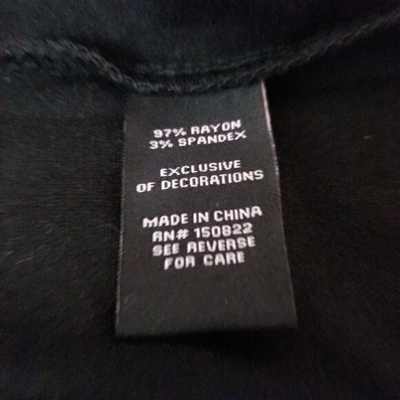 NWT. ZOE and PHOEBE Necklace Knit Top. Size S. - Picture 5 of 8